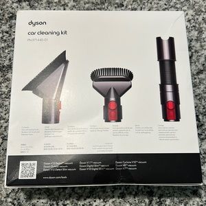 Dyson car cleaning kit NEW